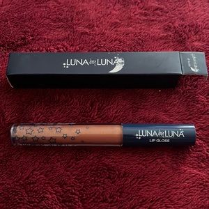 Luna by Luna Women’s make up